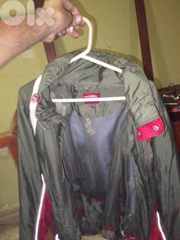 ما لالسه كتير ضد المي 1