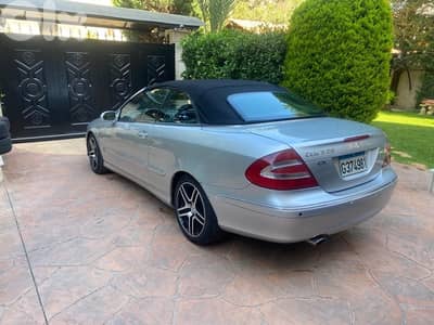 Mercedes-Benz CLK-Class 2004