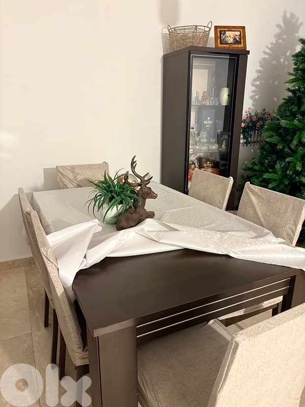 Full dinning table 2