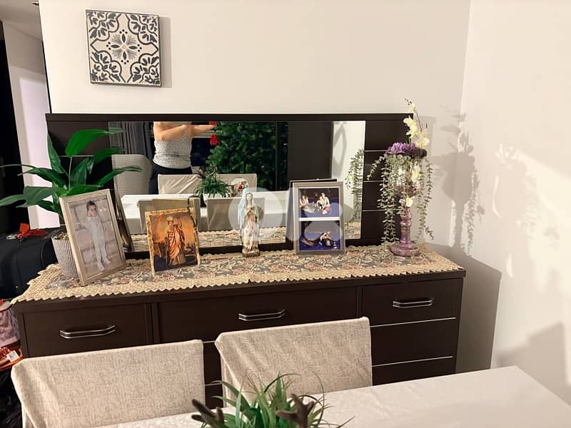 Full dinning table 4