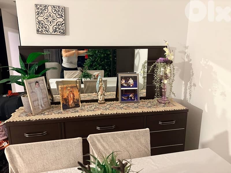 dinning table with 8 chairs 1