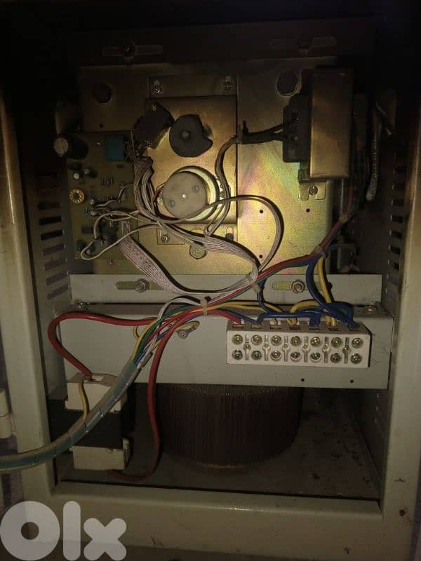 منظم كهربائي مستعمل سعره من الأخير 50 $ شغال ولكن غير مكفول. 70565727 8