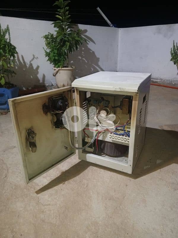 منظم كهربائي مستعمل سعره من الأخير 50 $ شغال ولكن غير مكفول. 70565727 16