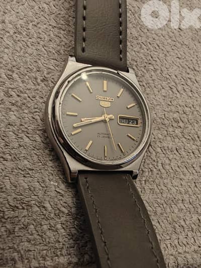 Extremely rare Seiko 5, Vintage men's grey watch 930103