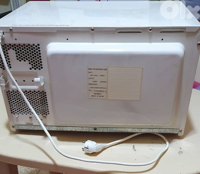 Microwave 30 ltr  Frigidaire very good condition like new 50$ 03723895 8