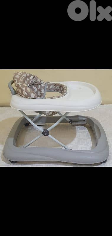 baby walker very neat brand babyDan 45$ beyrout ashrafiye 03723895 0