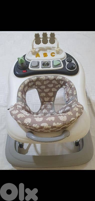 baby walker very neat brand babyDan 45$ beyrout ashrafiye 03723895 4