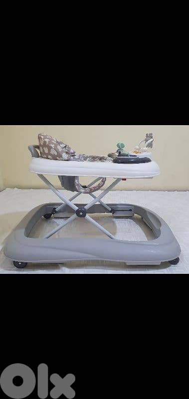 baby walker very neat brand babyDan 45$ beyrout ashrafiye 03723895 8