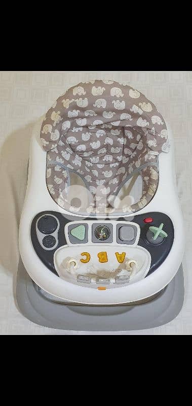 baby walker very neat brand babyDan 45$ beyrout ashrafiye 03723895 9