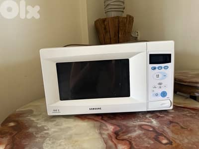 microwave sumsung- in a very good condition- like a new one