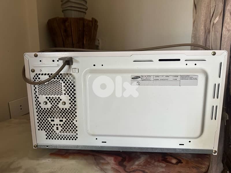 microwave sumsung- in a very good condition- like a new one 3