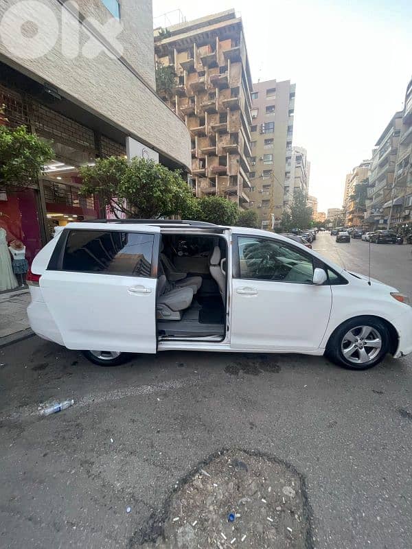 تويوتا سيانا 2012 0