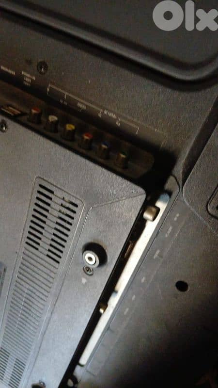 تلفزيون ٣٢ انش خربانه شاشتو 2