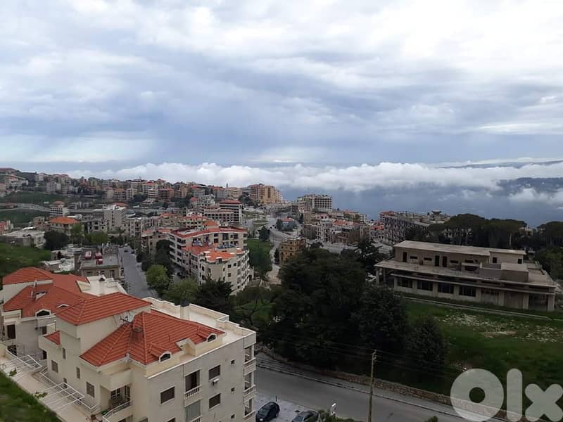 شقة ارضية مع حديقة 237 m² للبيع في بحمدون المحطة 0