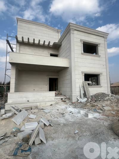 فيلا مميزة للبيع في زوطر (الحمرا) -Special Villa for Sale Zawtar Hamra