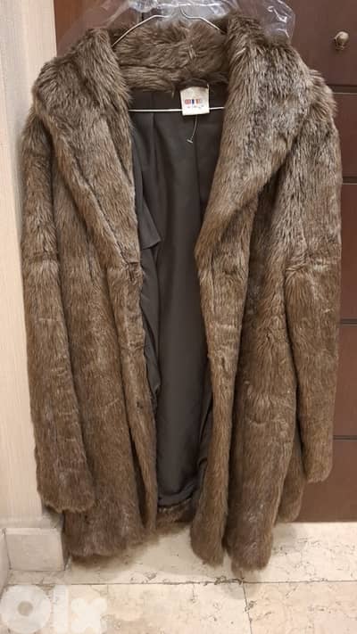 FAUX FUR COAT