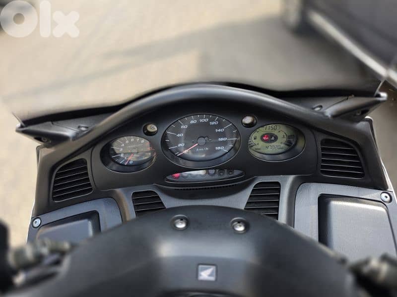 Honda Silverwing 400cc 3