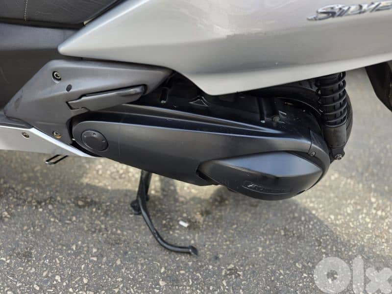 Honda Silverwing 400cc 6