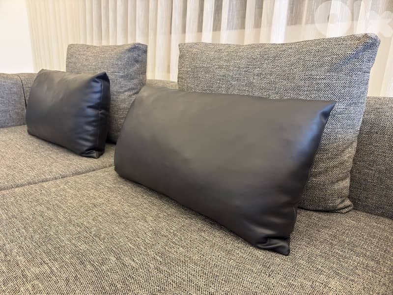 Modern Grey 2-Seater Sofa in Excellent Condition 1