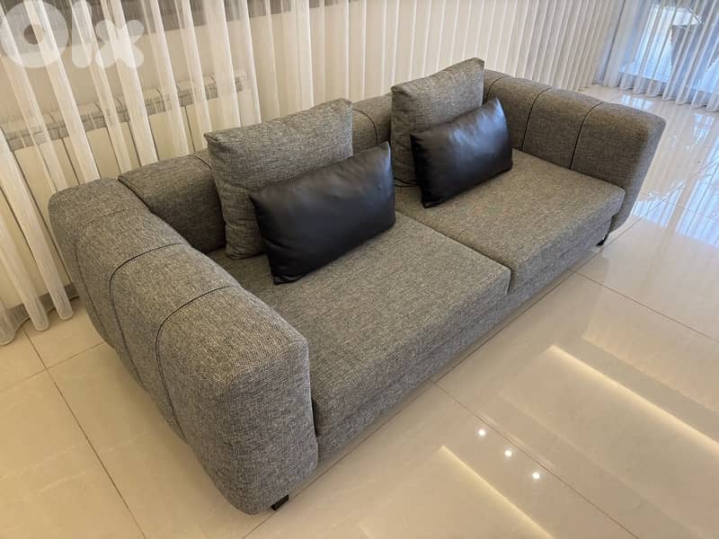 Modern Grey 2-Seater Sofa in Excellent Condition 5