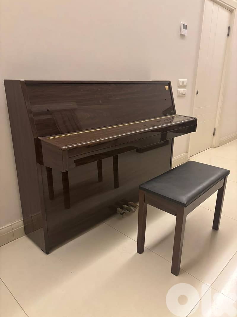 Exceptional Yamaha LU-90PW Upright Piano 2