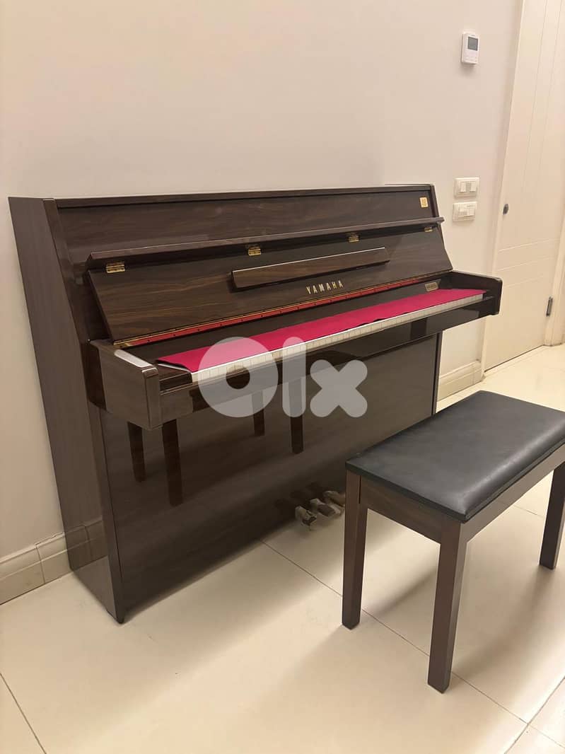 Exceptional Yamaha LU-90PW Upright Piano 3