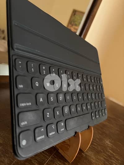 Apple Magic Keyboard folio for ipad 11 inch