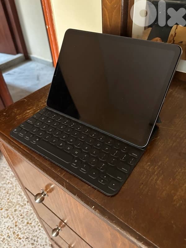 Apple Magic Keyboard folio for ipad 11 inch 2