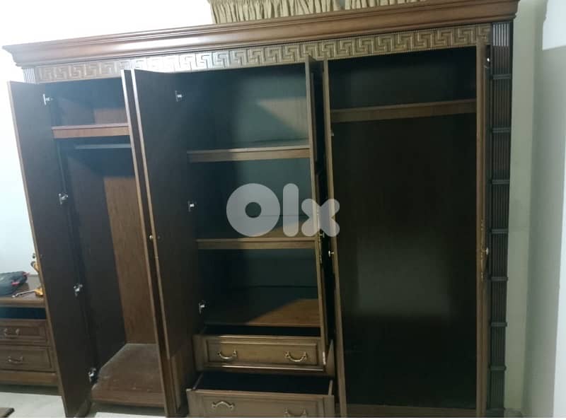 Beautiful Bedroom Set – Good Condition – Free Mattress 3