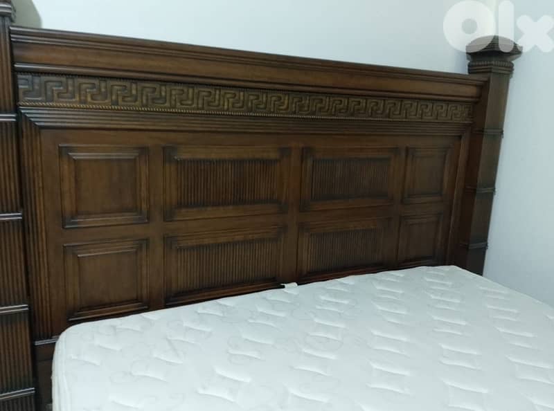 Beautiful Bedroom Set – Good Condition – Free Mattress 5