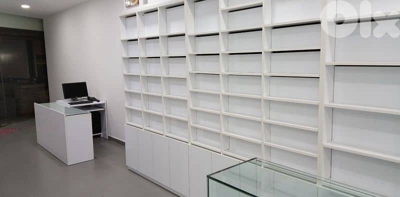 Vitrines, Drawers, Cabinets, Closets for sale - for product display 1