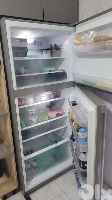 Sharp No Frost Refrigerator – Silver, Excellent Condition 2