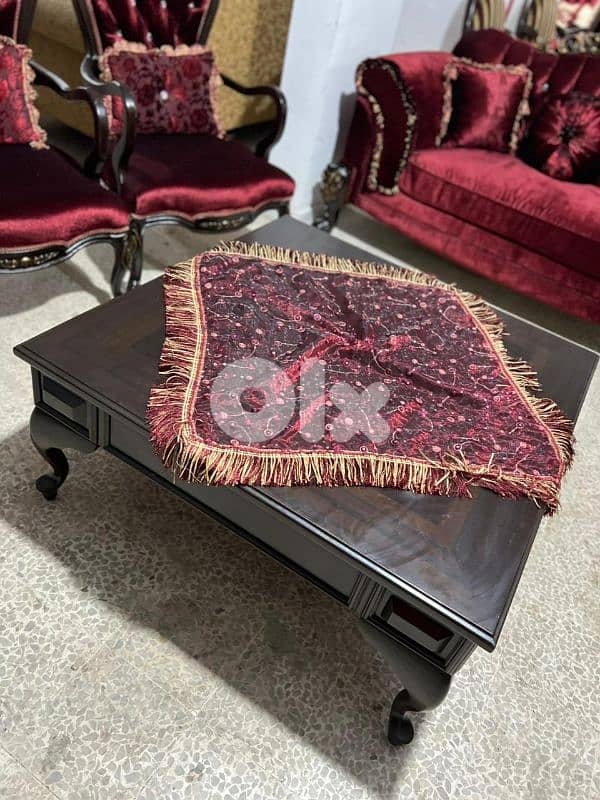 طقم كنبايات حفر خشب زان اربع قطع وطاولة 2