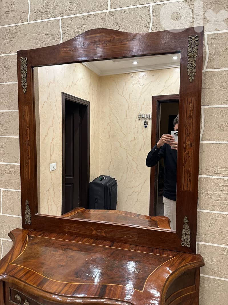 قنصول مصري خشب زان مع مرايا 3