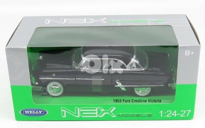 Ford Crestline Victoria 1953 diecast car model 1;24 4