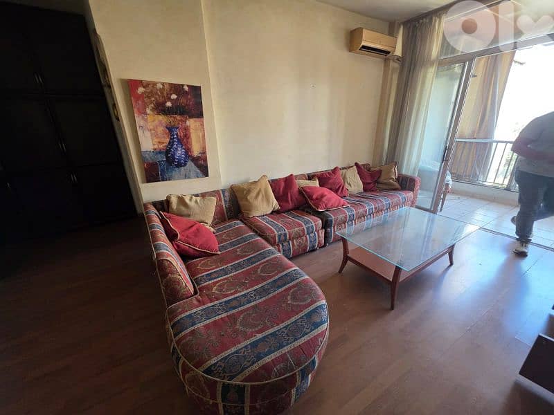 صوفا و طاولة 0