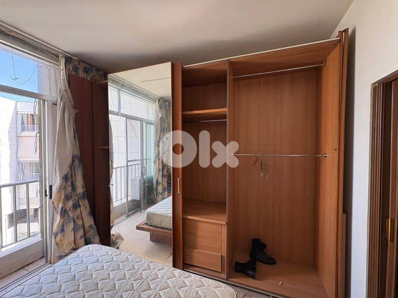 تخت و خزانة للبيع 1