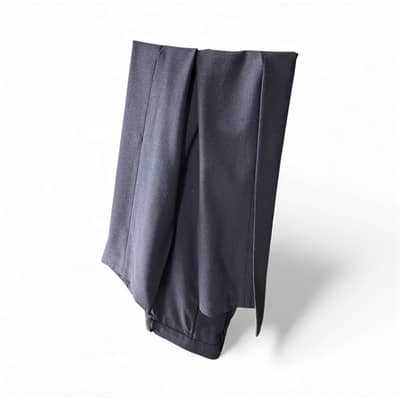 HUGO BUSS SUIT 400$ ( LIKE NEW)