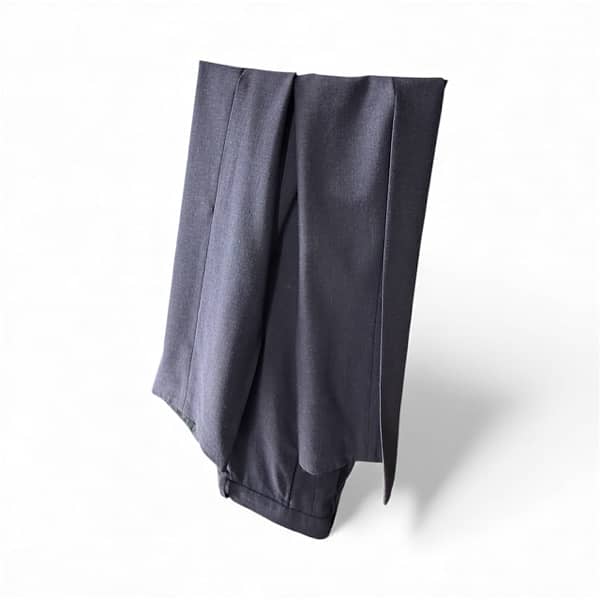 HUGO BUSS SUIT 400$ ( LIKE NEW) 0