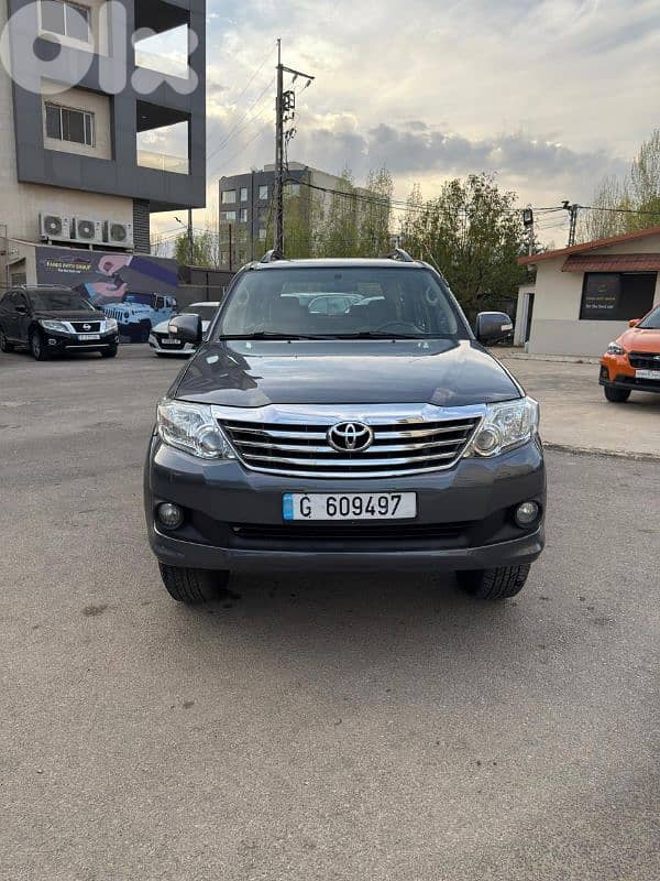 Toyota Fortuner 2013 0