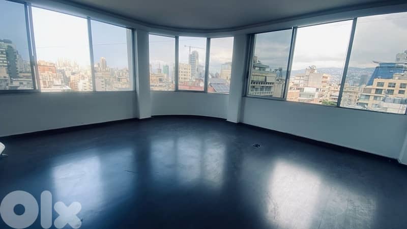 Large open space office corporate bld badaro 0