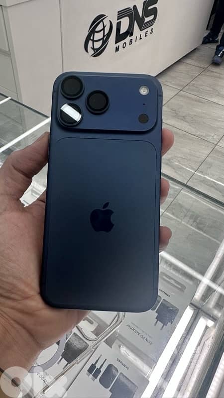 iphone 17 pro max 512G. e sim 0