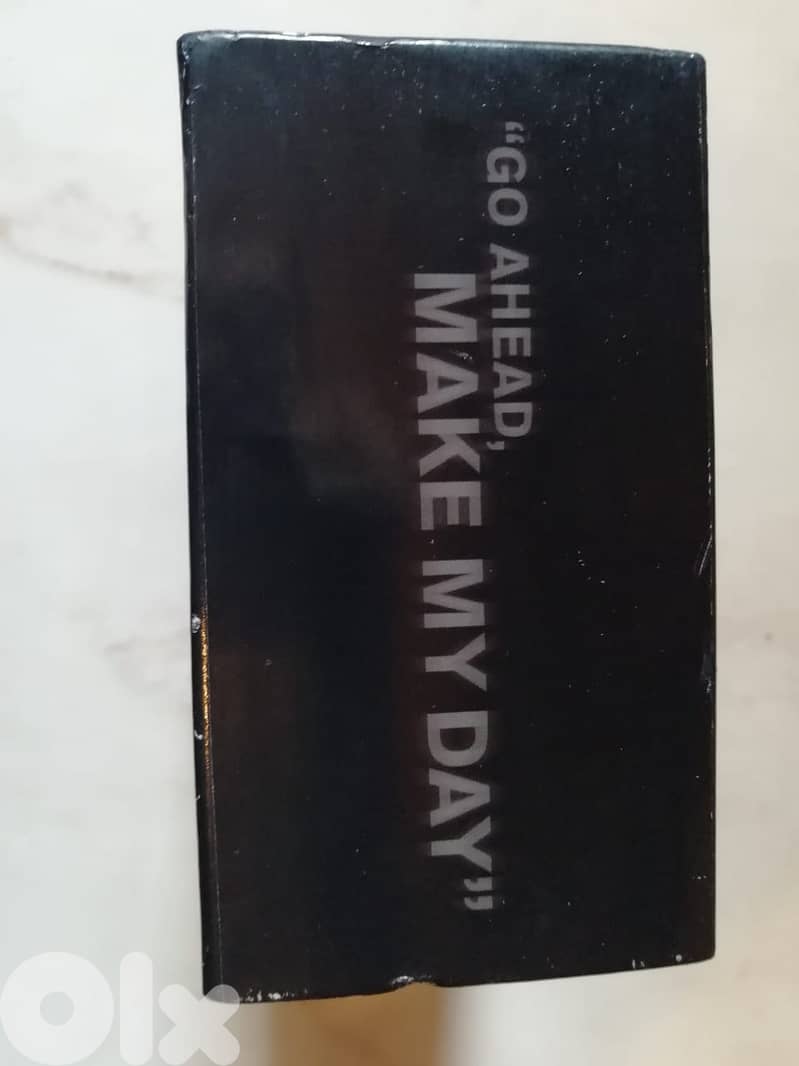 The "Dirty Harry" movies collection box set on DVDs 6