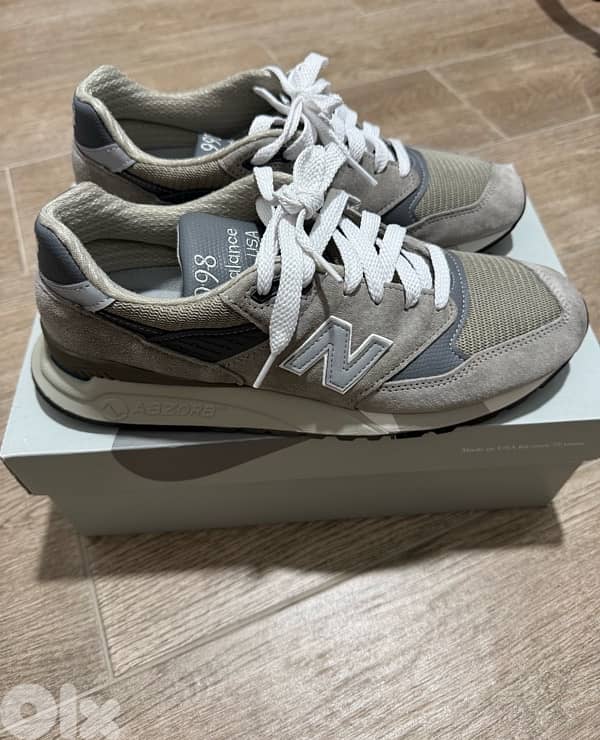 New balance/ Adidas Yeezy shoes size 43-44 13