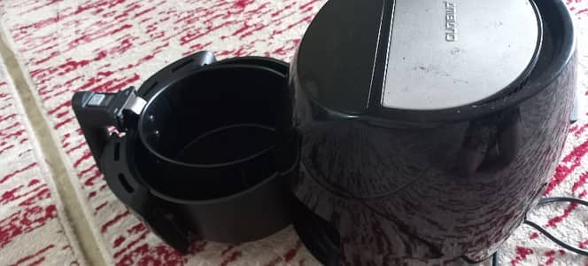 قلاية هوائية airfryer بحالة ممتلزة