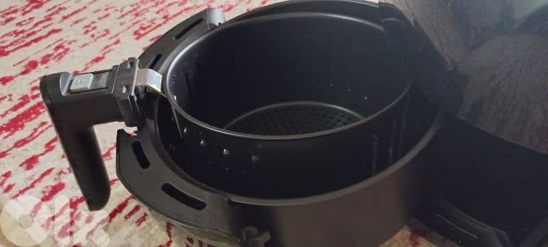 قلاية هوائية airfryer بحالة ممتلزة 2