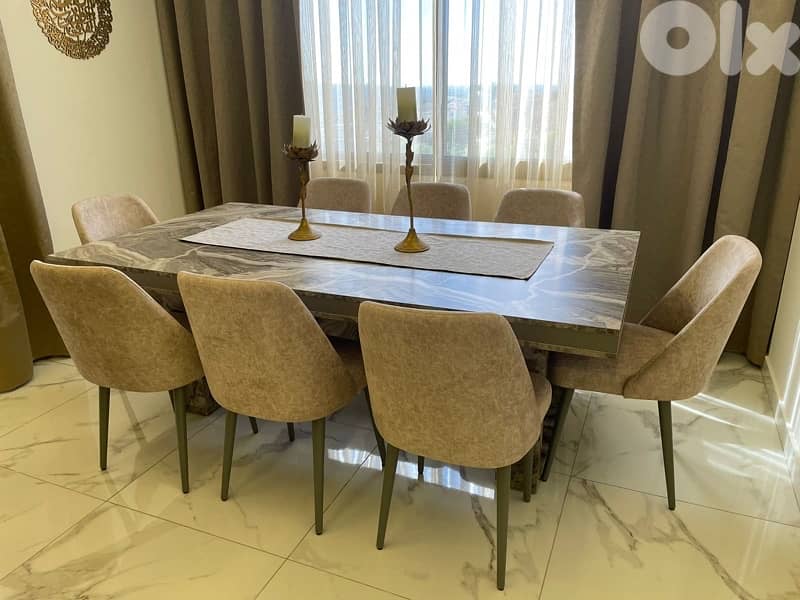 طاولة سفرة شبه جديدة - خشب جيد جداً71/307614 0