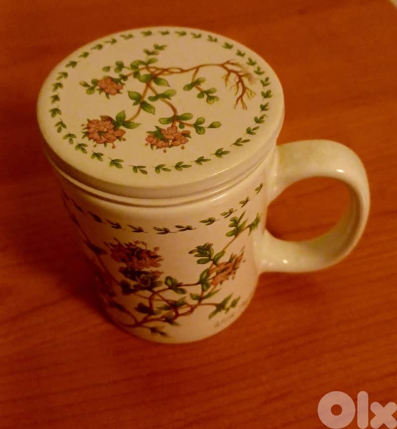 Porcelain tea mug with infuser and lid – floral design, excellent cond 1