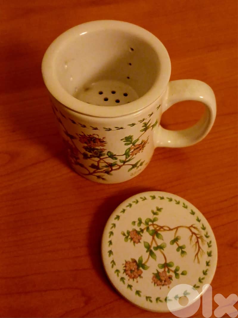 Porcelain tea mug with infuser and lid – floral design, excellent cond 2