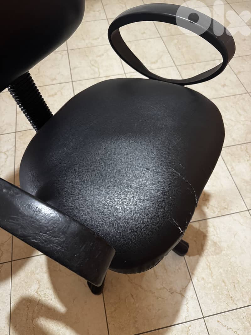 desk/office chair 2